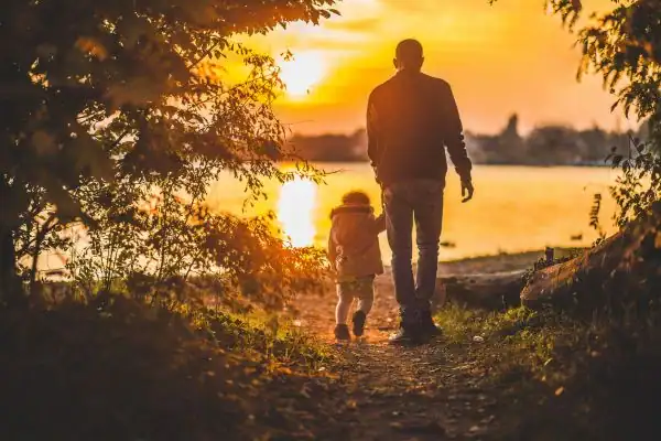 image of dad and child - parental alienation Berkshire